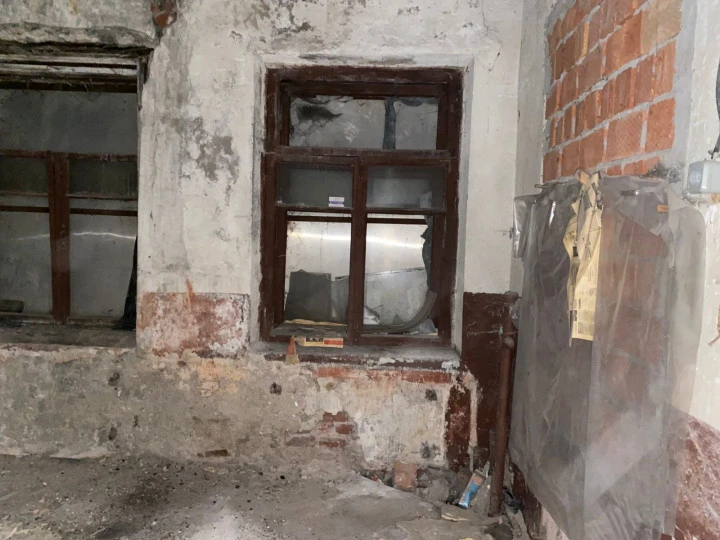 Нежилое здание площадью 27,8 кв. м, расположенное на земельном участке площадью 40 кв. м на 5-й Красноармейской улице